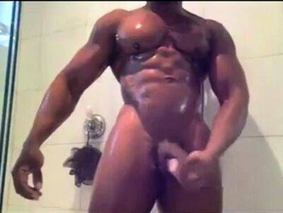 Biggest black muscle masturbation - drtuber