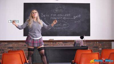 Beth - College Geek Goes Wild - BoppingBabes - hotmovs.com