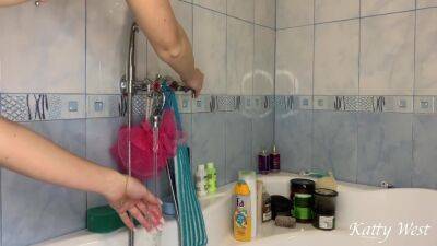 Shaving My Overgrown Hairy Pussy In The Bathroom - hotmovs.com - Russia