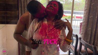 Big Indian Tits Anal gets her big ass drilled hard in HD Holi Fuck video - sexu.com - India