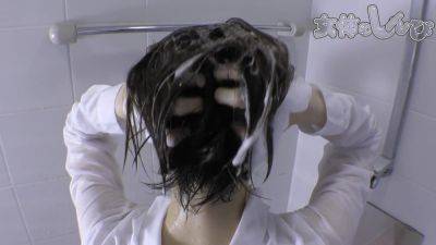 Wash her hair - Fetish Japanese Video - hotmovs.com - Japan