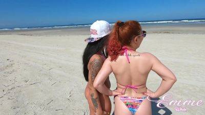 Amigas Que Adoram Uma Putaria! Elas Nao Resistem E Se Chupam Em Praia Publica - hotmovs.com