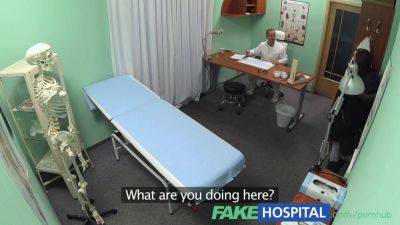 Mea Melone gets her pussy eaten out by fakehospital doctor in POV - sexu.com - Czech Republic