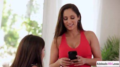 Adria Rae - Cassidy Klein - Reena Sky - Reena Sky, Cassidy Klein And Big T In Stepdaughter Sharing Her Gf With Stepmom - upornia