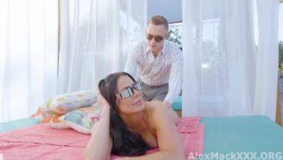 Kendra Lust - Alex Mack - Kendra Lust: All Inclusive Resort Romp with Manager - porntry.com